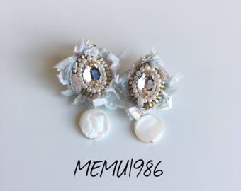 Boucles oreilles à broderie.boucle d'oreille en silicone.