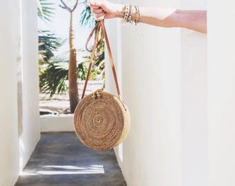 RATTAN SHOULDER BAG // Leather Strap // Round Straw Bag // Beach Bag // Summer Bag