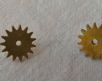 Earring studs in watch mechanism parts recycled