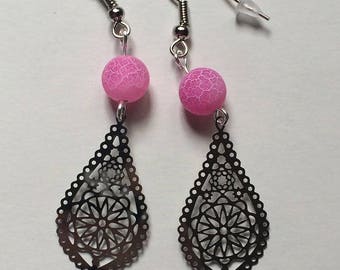This is what these earrings? Filigree earrings