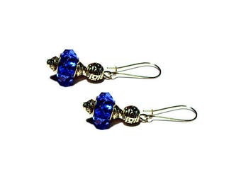 Dark blue pearl earrings