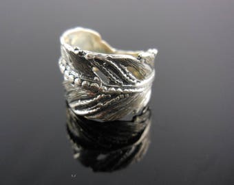 Leaf textured sterling silver ring - size 6