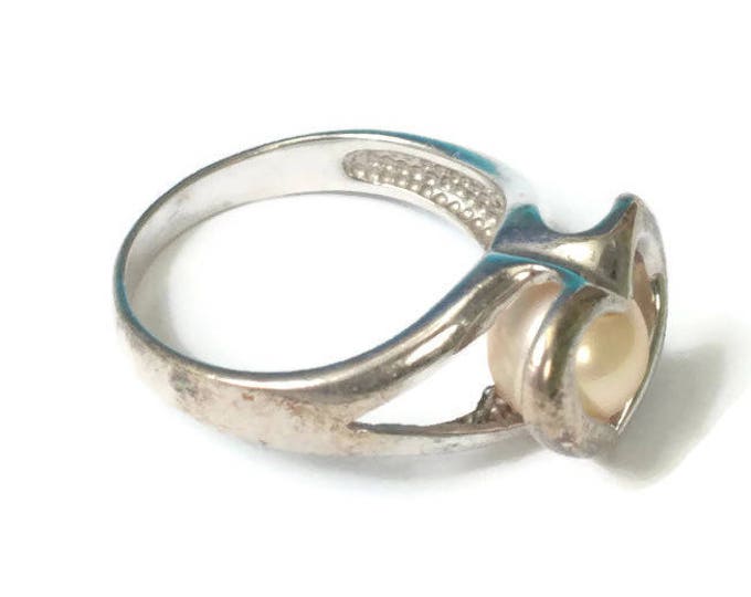 Color Change Pearl Ring Heart Setting Silver Tone Metal Size 7.5