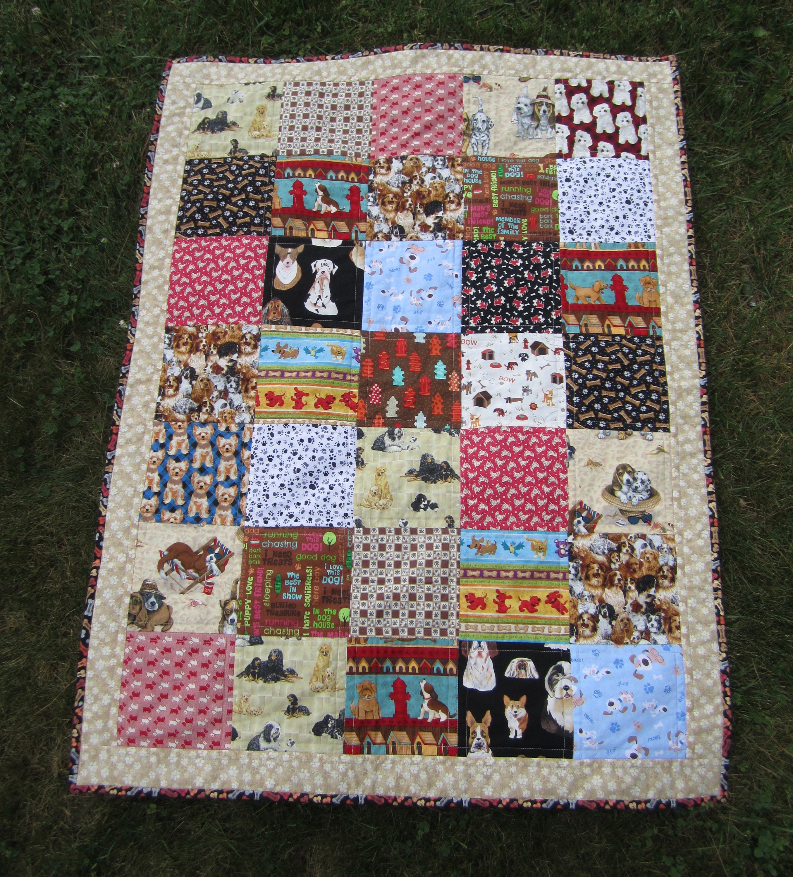 quilted-fleece-blanket-it-s-a-dog-s-life