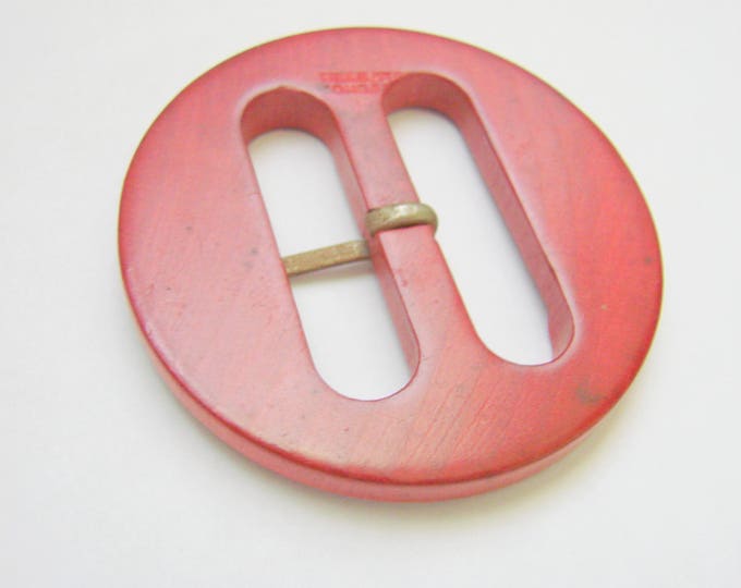 1930s Art Deco Red Molded Wood Czechoslovakia Dress Buckle / Vintage Sewing / Vintage Fashion