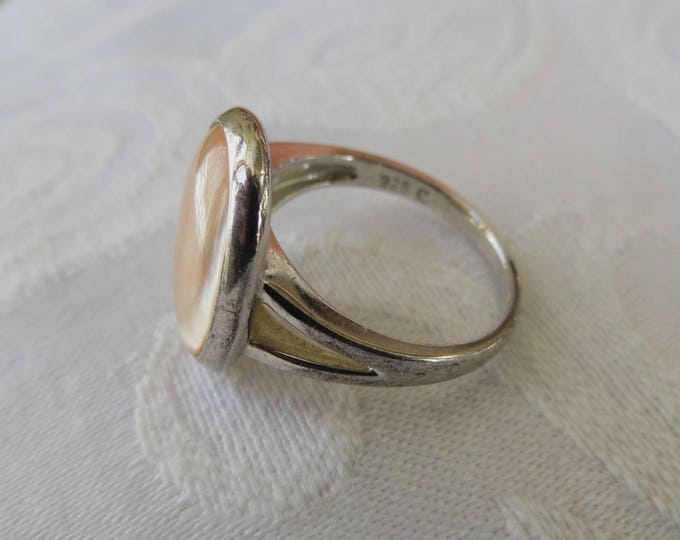Vintage Mother of Pearl Ring, Sterling Silver, Pink Tones, Luminescent Beauty, Vintage Rings, Size 7 Ring
