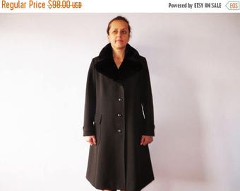 ON SALE 70s Brown Wool Coat Large Real Fur Collar Women's Feminine Winter Coat Medium to Large Size