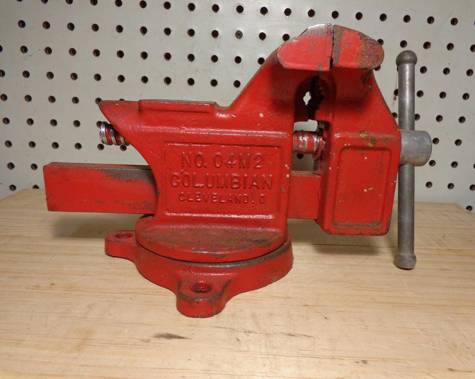 Columbian No. 04M2 Vintage 4 Bench Vise With Swivel