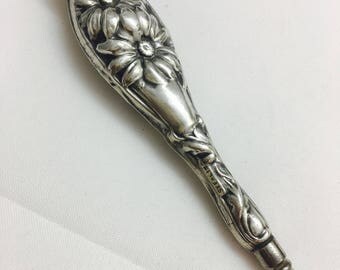 Vintage Sterling Silver Handled Flower Motif Crochet Button Hook - 25.0 Grams