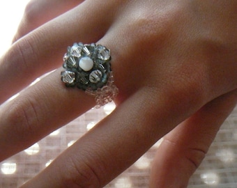 Ring top, cat's eye and seed beads. Size 50