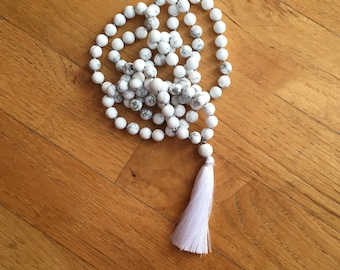 Howlite Mala Necklace, 108 Mala Beads, White Mala Necklace, Howlite Necklace, Knotted Mala, Howlite Jewelry, White Necklace Summer Jewelry