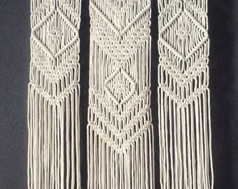 Macrame Wall Hanging / Modern Macrame / Wall Art / Boho Wall Hanging / Wall Tapestry / Macrame Tapestry / Boho Decor