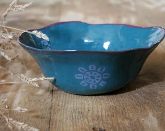 thrown Bowl "Flower" in teal