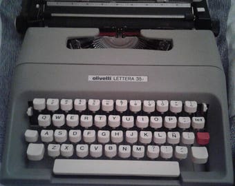 Olivetti LETTERA 35 machine typewriter Vintage