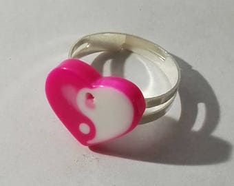 ying yang pink acrylic heart ring