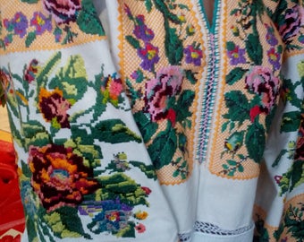 Ukrainian vintage embroidered blouse, S-M, handiwork, Bukovina region, Ukraine