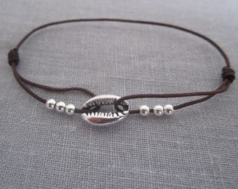 Bracelet silver cowrie