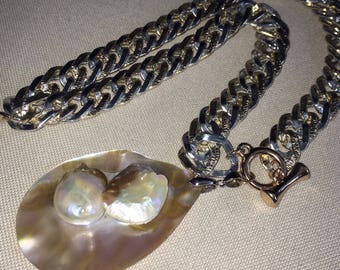 Silver-plated chain and pendant with saltwater Blisterperle.Mabe Pearl. UNIQUE!