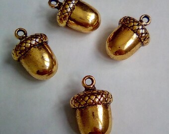 5 nut charm golden metal 16x11mm