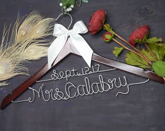 Personalized Wedding Hanger with Date, Double Line Bridal Hanger Custom Wire Bride Bridesmaid Name Wedding Dress Hanger, Wedding Shower Gift