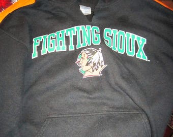 Vintage University of North Dakota Fighting Sioux hooded sweatshirt size L