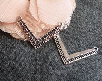 4 x v insert, silver connectors, links, 32 x 38 mm