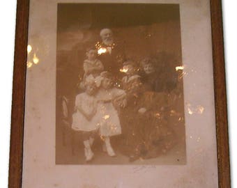 Photo Family Portrait - Early twentieth century.