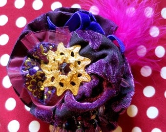 Brooch "MILADY" Shabby Chic velvet and moire plum Golden Star heart
