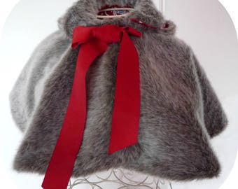 Jolie Cape Grise Enfant en Fausse Fourrure.