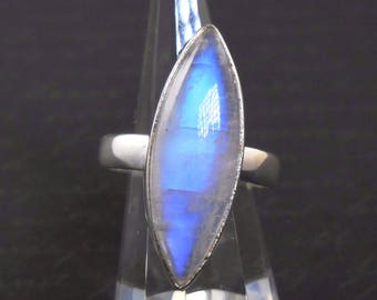 Moonstone sterling silver ring - size 6.75