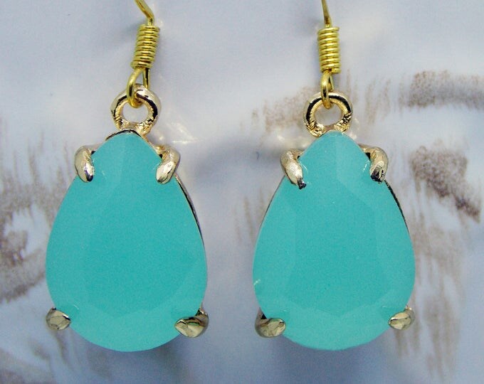 Opal Mint Green Earrings Opaque Drop Earrings Gold Wedding Bridal Jewelry Green Dangles Retro Style