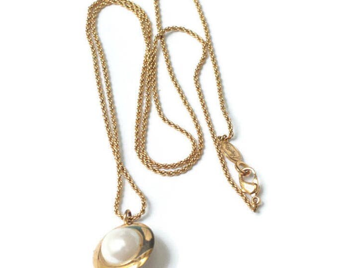 Faux Pearl Pendant Necklace Modernist Orb Signed Napier Gold Tone Chain Vintage