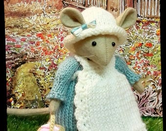 Mrs. Toadflax mouse...so sweet!