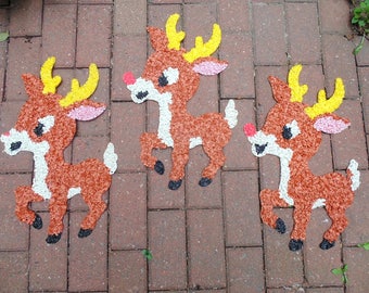 Christmas. Reindeer. Christmas. lot. Melted Plastic. REINDEER. Plastic Popcorn. Decoration. lot of 3. Large 22" x 13". Made in USA.