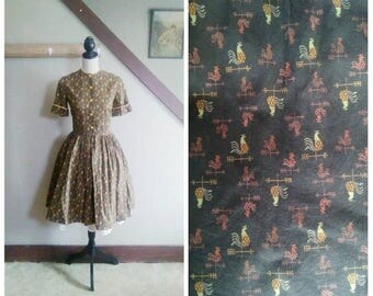 20% OFF / The Farm House 1950s Olive Green/Yellow/Orange/Brown Rooster Weathervane Novelty Print Dress with Loop Trim Detail