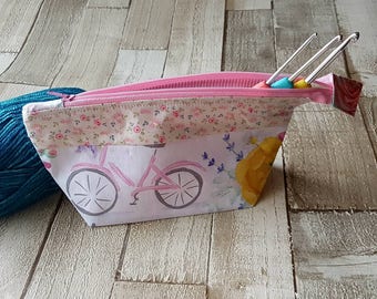 Floral notions bag, cream and pink notions bag, notions pouch, floral project bag, accessory bag, zip pouch, knitting pouch, crochet pouch