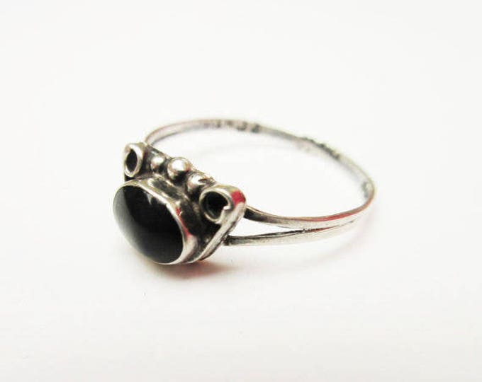 Sterling ring black onyx gemstone beveled silver ring size 7 1/2