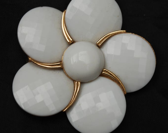 Crown Trifari Brooch - floral leaf - White thermoset plastic - Large 2 3/4 inch - Mid century Pin