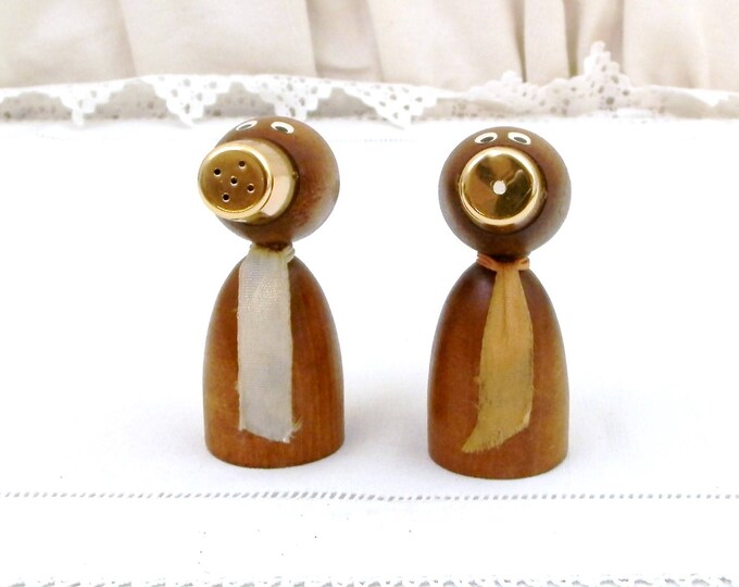 Pair of Vintage Squeaking Teak Mid Century Modern Novelty Salt and Pepper Shakers, Retro 60s Musical Wooden Tableware, Phonic Wood Cruet Set