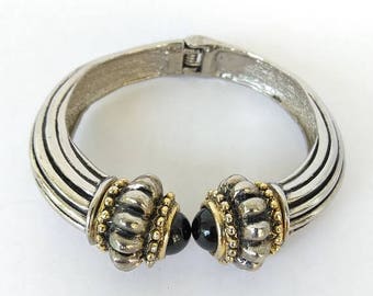 ON SALE Vintage Chunky Clamper Bangle, Two Tone Ribbed Black Lucite Hinged Bangle Bracelet, Retro Vintage Bangle, Gold & Silver Bracelet Tw