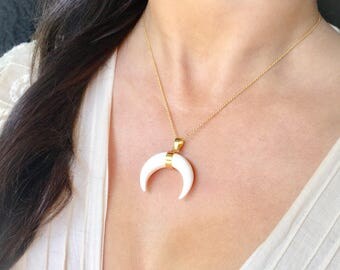 White horn necklace - Boho chic gypsy necklace - Gilded horn pendant - Necklace boho chic gold -