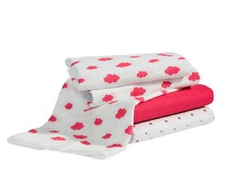 3 nappies 80 cm * 80 cm: plain hot pink, pink clouds, small stars