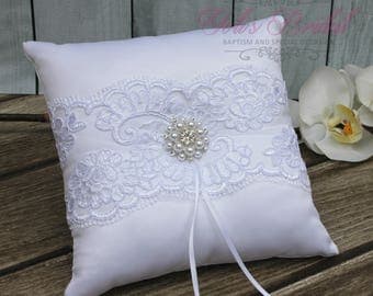 FAST SHIPPING!! Romantic Ring Pillow, White Ring Pillow, Vintage Ring Pillow, Ring Bearer Pillow, Shabby Chic Ring Pillow, Lace Ring Pillow