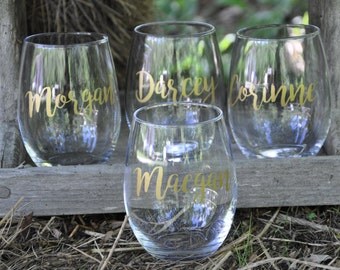 Set of 6 / Personalized Wine Glasses / Bachelorette Party / Bridal Party Wine Glasses / Wine Glass / Bridesmaid Gift / Wedding Wine Glasses