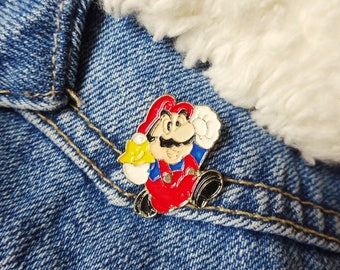 Super Mario 90s Nintendo Gameboy Computer Game Pin Badge