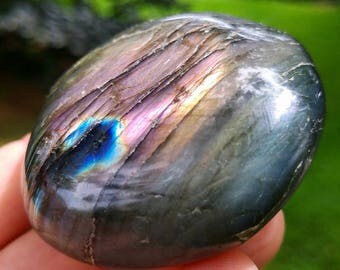 Magical Purple Labradorite Palmstone/111g