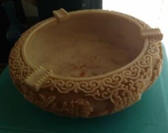 A 1960s vintage Chinese Cinnabar lacquer ashtray