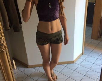 bamboo velour shorts in forest green size xs
