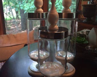 Distressed Set of 3 Apothecary jars pedestal white lids Finial