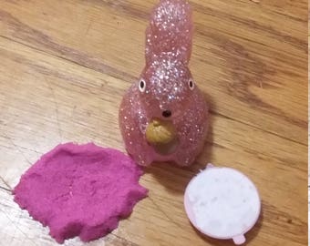 sparkly squirrel kinetic sand